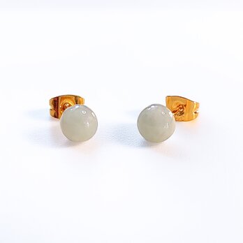 prosperity 本翡翠のシンプル一粒スタッドピアス/イヤリング(シルバー色ピアスやイヤリング、14KGF等に変更OK)
