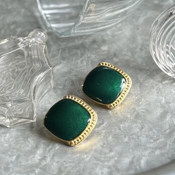 YT54-【 TRIFARI 】トリファリ・ヴィンテージイリング  Gold Tone Green Enamel Paint