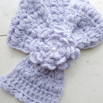 【今年の新作】マフラー コサージュ お花 ショートマフラー パープル 薄い紫 パール 手編み 編み物 編み