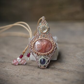 Green amethyst★sunstone★iolite マクラメネックレス2113
