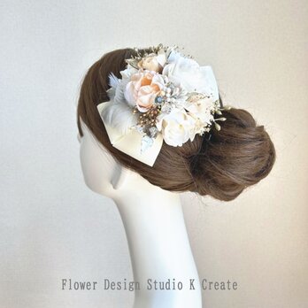 エクリュな薔薇とリボンのヘアクリップ　結婚式　ウェディング　髪飾り 　お出掛け　入学式　卒業式　結婚式　フォーマル　ビジュー　羽