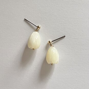 シェルフラワーピアス