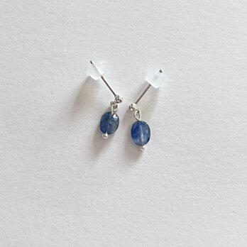 サファイアのシルバーピアス