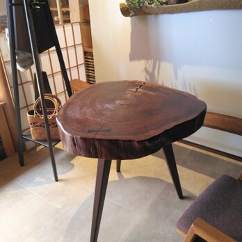 厚みたっぷり♪杉の輪切りテーブル　～分厚い輪切りのテーブル・スツール～のコピー