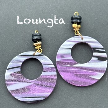 ピンクパープル 大ぶりピアス 樹脂ピアス