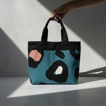 軽量・A4トートバッグ／大容量でもスマート／・長財布・ペットボトル・書類・雑誌・通勤・お出かけ・旅行・ジム／レオパード