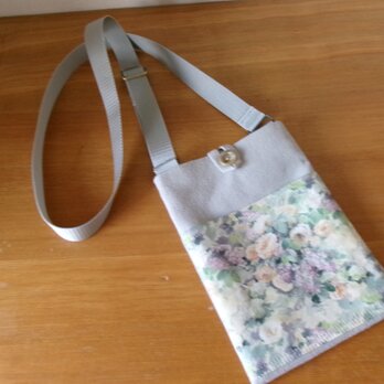 リバティ　ハムステッドサマーのスマホショルダー（グレー）