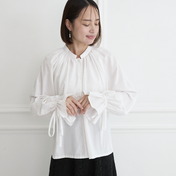 式典〜普段着も◎　大人可愛い 袖リボン ブラウス　ホワイト シワになりにくい　0652WH
