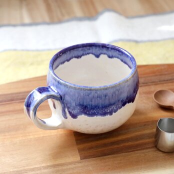 白釉と流れる瑠璃色の大きめマグカップ
