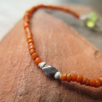 アンティーク　チンシルバー　＋　ウランガラス　＆　インドシードビーズ　橙　ブレスレット　百世 momotose（東）