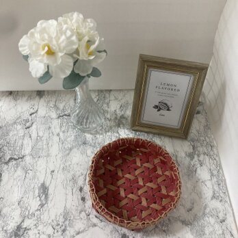 カーディナルレッド×クロワッサンのクラフトバンド製小物入れ・カゴ　