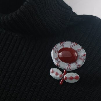 グレーと赤瑪瑙の七宝焼きブローチ