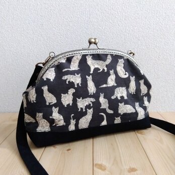 リバティ　長財布も入る大きめ　猫柄コーデュロイのがま口ショルダーバッグ　25cm口金　ミャオウ　ブラック系　　387