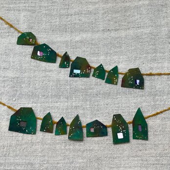 秋の町のガーランド