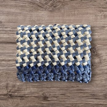 ブルーと白のカラーがさわやかなクラフトバンド製カードケース・名刺入れ