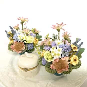 仏花  真珠の涙   令和  （仏花、造花、1対、お供え、お盆、お彼岸、納骨堂）のコピーのコピーのコピーのコピー