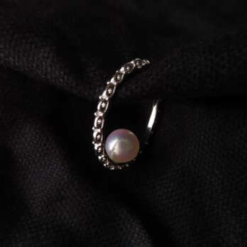 SV Akoya pearl lei Ear cuff
