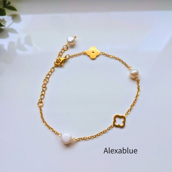 淡水パール × フラワーチャーム ブレスレット｜ナチュラルフェミニン 大人可愛い ステンレス製 金属アレルギー対応