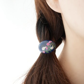 天然石ラピスラズリとコスモス、金沢箔のポニーフック 帯留め  ブローチ　秋桜