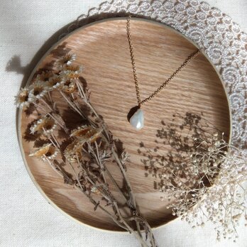 【 希少 】14kgf うるつやしずくの１粒淡水パールのネックレス