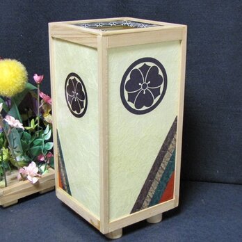 ◆家紋の宿り木=「丸に剣片喰」（家紋変更可）／至福の明り・心温まるひととき／LED昼白色･桧枠造・フイルム加工・軽量／