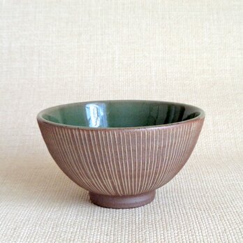 碗 (青磁象嵌 線紋b)