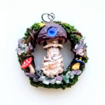 【10】日進月歩の森のきのこ　大きめペンダント