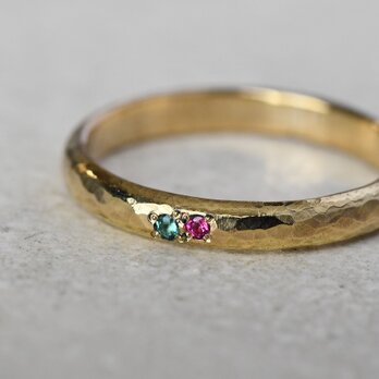 並ぶ古色と光~エメラルド・ピンクスピネル~