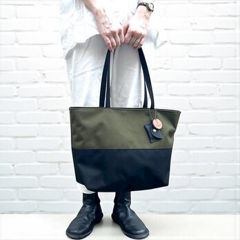 A4対応で通勤にも使いやすいシンプルトートバッグ　halb：カーキ×ブラック（コーデュラナイロン　撥水加工ナイロン素材）