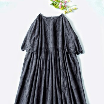 コットン100%スカッラプ刺繍ポケット付きゆったり着られる大人可愛い半袖ワンピース♪