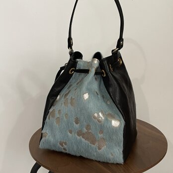 本革　ファー巾着ショルダーバッグ　水色