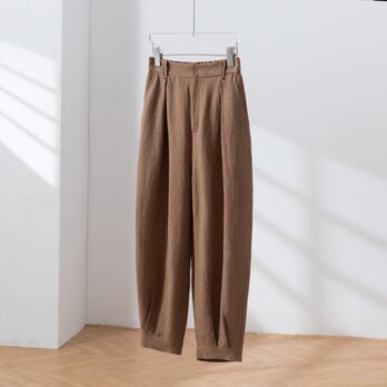 きれいに穿けるフロントタックパンツ　リネン100％　裾絞りハイウェストパンツ　ブラウン　200805-3