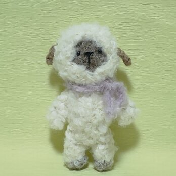 小さな羊さん (あみぐるみ)