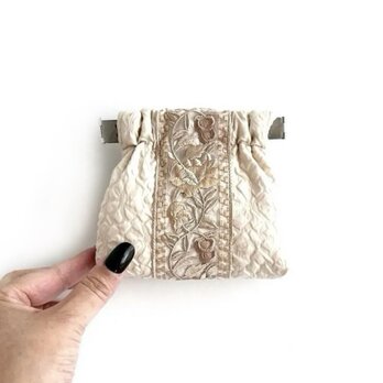 【ふわふわバネ口ポーチ】リップ・イヤホン・アクセサリー収納／小物入れにも/インド刺繍/プレゼントにもおすすめ