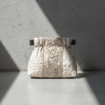 【ふわふわバネ口ポーチ】リップ・イヤホン・アクセサリー収納／小物入れにも/インド刺繍/プレゼントにもおすすめ