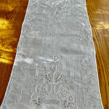 麻刺繍テーブルセンター、オリエンタル