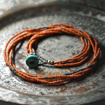 アンティークオレンジ色＆水浅葱色シードビーズの4連ネックレス（ターコイズ留め金）