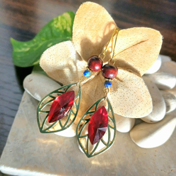 アラビアンピアス☪︎ラピスラズリ☾︎ウッド 宝飾品デザイン❀レッド 赤 ハンドメイド No.996-A