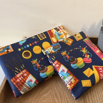 裏付きラミネートポーチ2個セット　バネ口ポーチ　お菓子柄