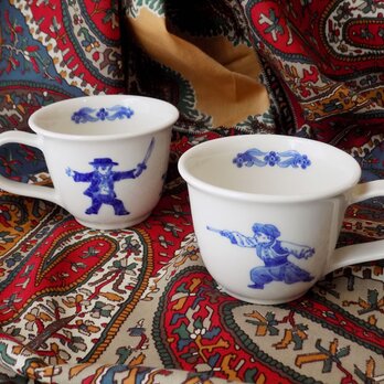 ★25％OFF★　染付マグカップ（海賊遊びー猫）B