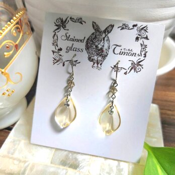 ガラスの花びらピアス❀.*･ﾟ グラデーションイエロー 黄色 ハンドメイド No.1882