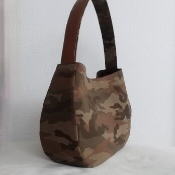 カモフラ三日月ワンショルダーバッグ