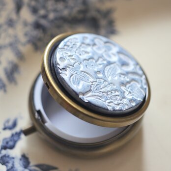 : : : 陶土の草花小物入れ : : : 1387