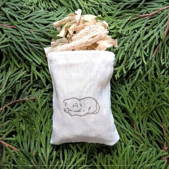 青森ひばサシェ〈猫〉ごめん寝 お昼寝 おやすみ ネコ