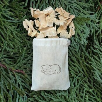 青森ひば サシェ 4個 天然成分ヒノキチオール 質の良い眠りと深い休息をサポート〈猫〉 ごめん寝