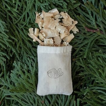 日本の森を守る 青森ひば 天然チップサシェ 4個 環境に優しいサステナブルな癒やし〈たいやき〉