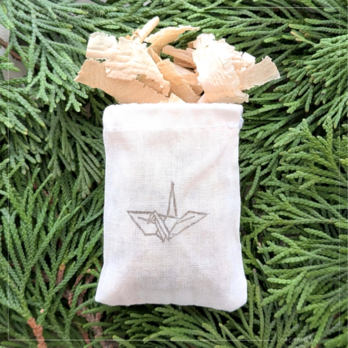 青森ひばサシェ〈折り鶴〉折り紙 長寿 健康 平和 お守り 日本