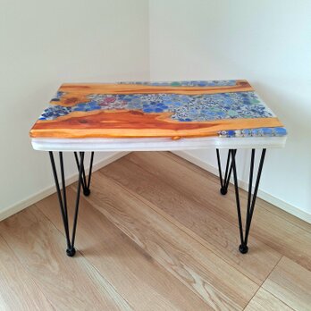 サイドテーブル　題名　SNOW　FLOWER　RIVER