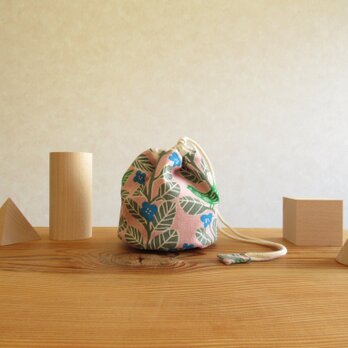 コロンとした小物入れ　鳥と青い花