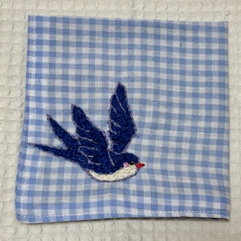 手刺繍ハンカチ（燕）